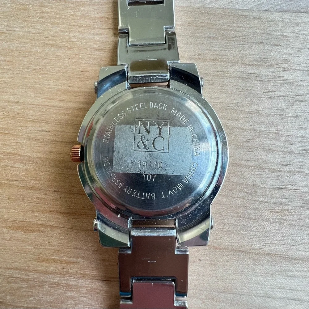 NY&C ladies rose gold tone silver tone fashion watch NEW BATTERY
